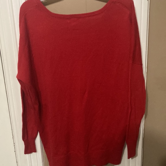 Red top - Picture 2 of 3